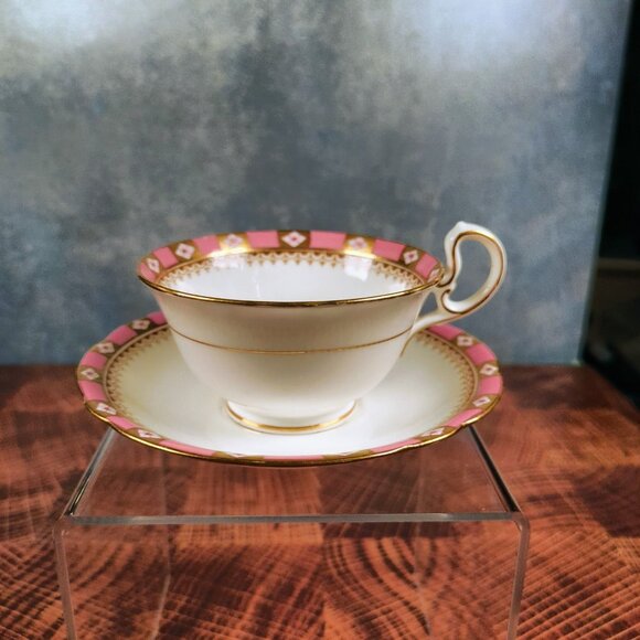 Vintage Aynsley Pink & Gold Bone China Teacup & Saucer Set England Collectible - Picture 1 of 8